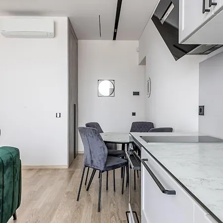 Family Apartment *